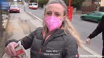 Јавна Тројка Са Екстремном Вагиналном Пролапсом.
