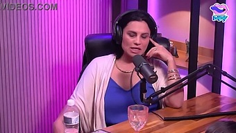 The Guest Received Oral Pleasure On Her Vagina