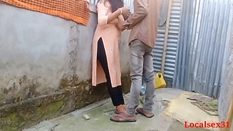 Landsbygdsskönheter Engagerar Sig I Utomhusälskling (Musikvideo Av Localsex31)