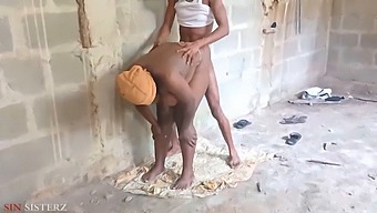 Жена Ухваћена У Сексу У Шуми.